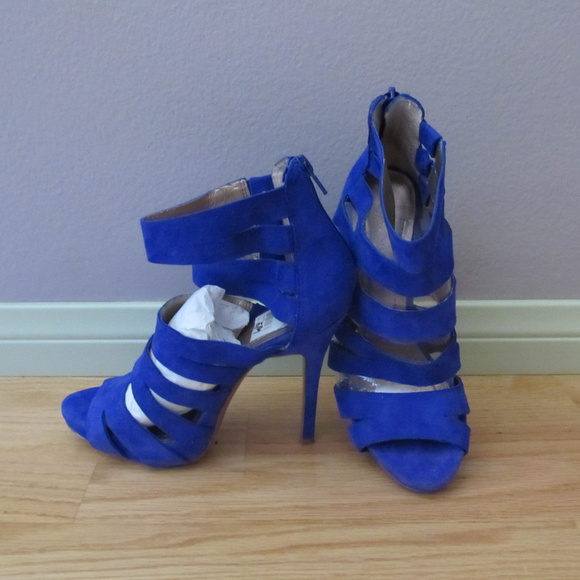 BCBGeneration Shoes - ❗️⬇️BCBGeneration ‘Jazzie’ sandals